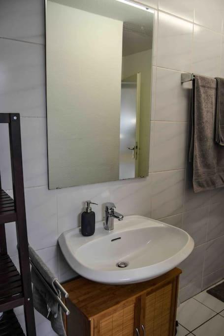 Schoene Dachgeschosswohnung Nahe Koeln Экстерьер фото