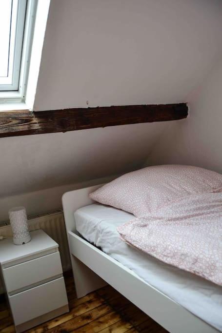 Schoene Dachgeschosswohnung Nahe Koeln Экстерьер фото
