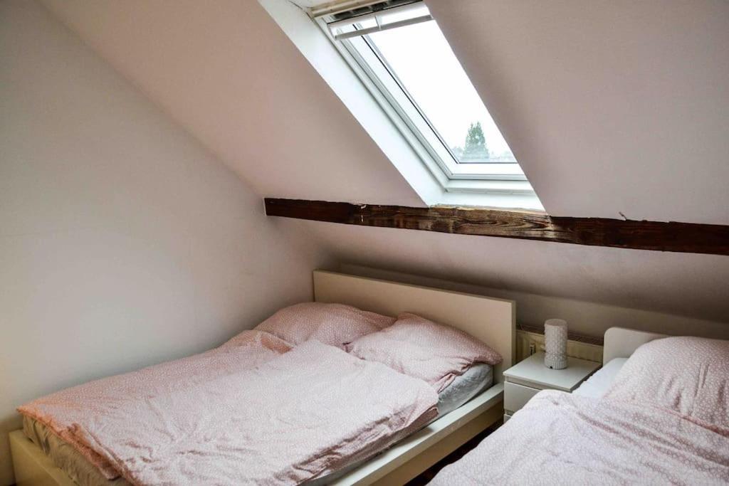 Schoene Dachgeschosswohnung Nahe Koeln Экстерьер фото