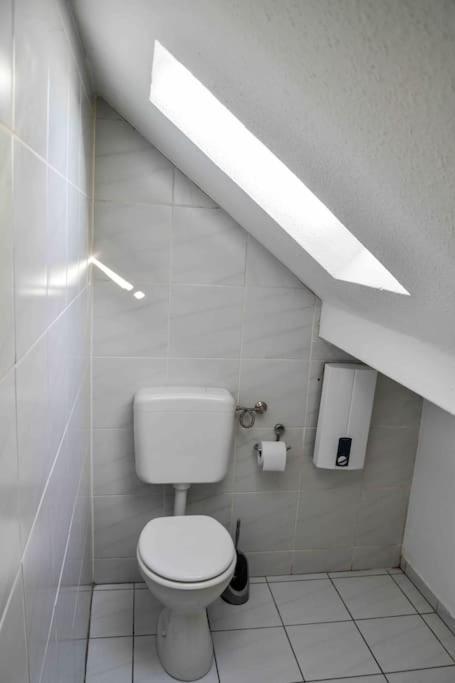 Schoene Dachgeschosswohnung Nahe Koeln Экстерьер фото