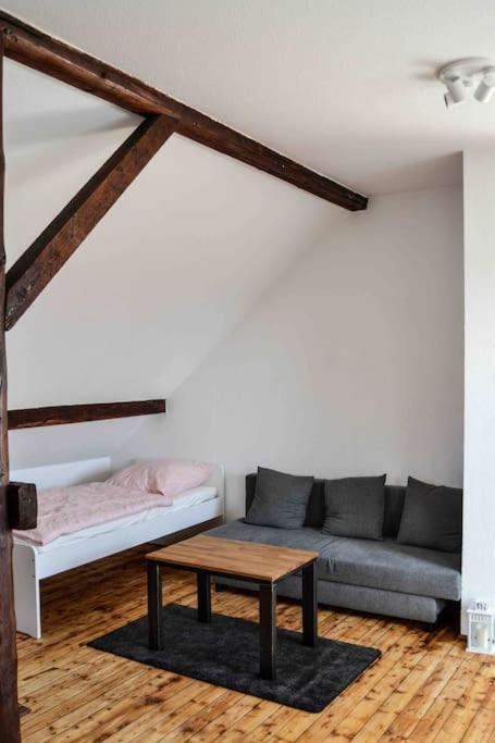 Schoene Dachgeschosswohnung Nahe Koeln Экстерьер фото