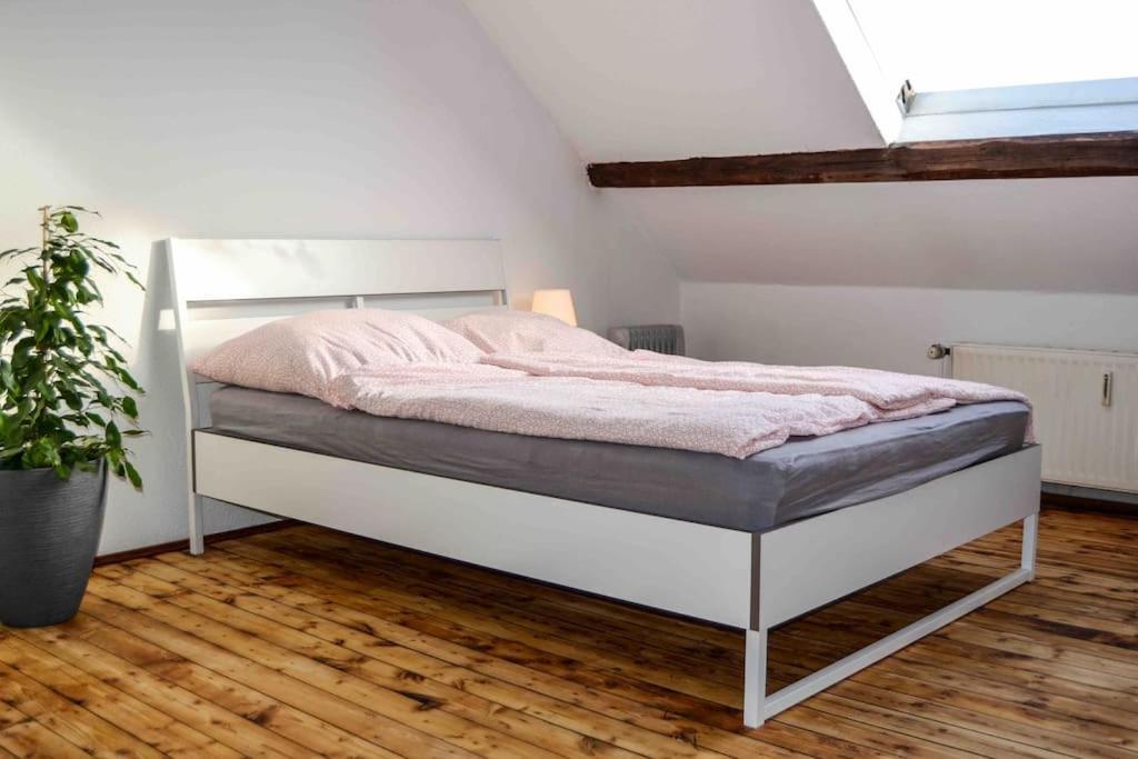 Schoene Dachgeschosswohnung Nahe Koeln Экстерьер фото